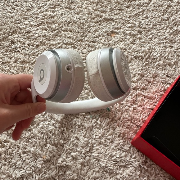 WHITE BEATS SOLO 2 - Picture 7 of 8